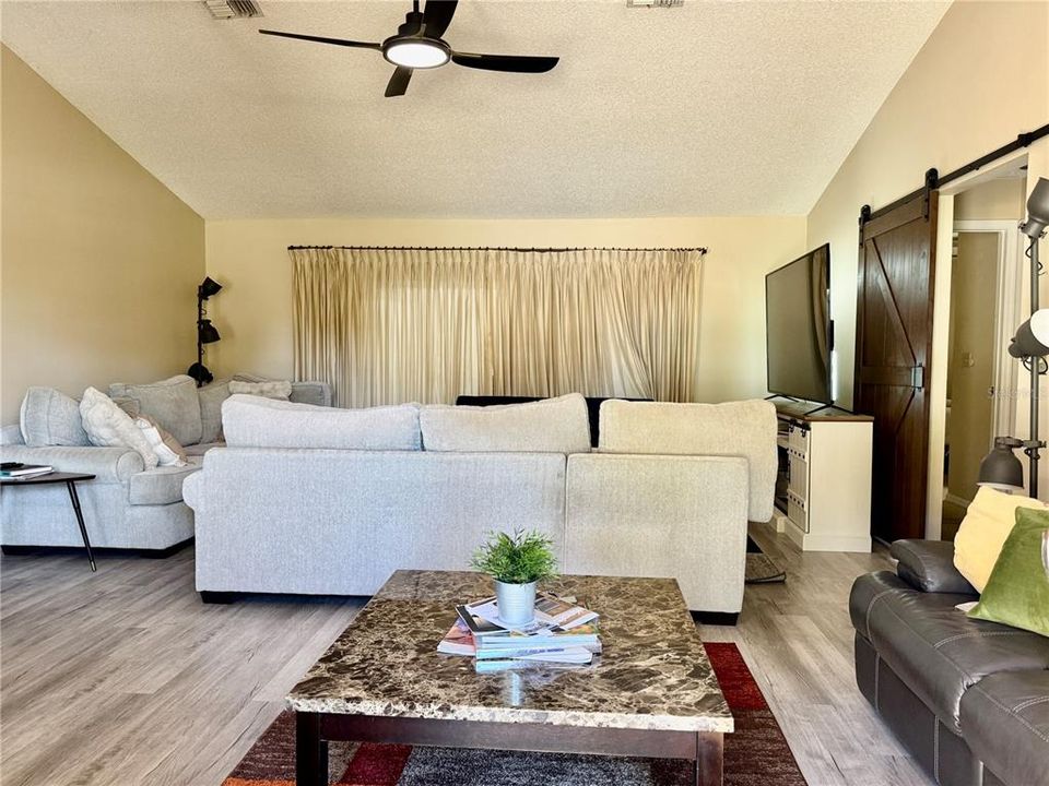 For Sale: $348,000 (3 beds, 2 baths, 1533 Square Feet)