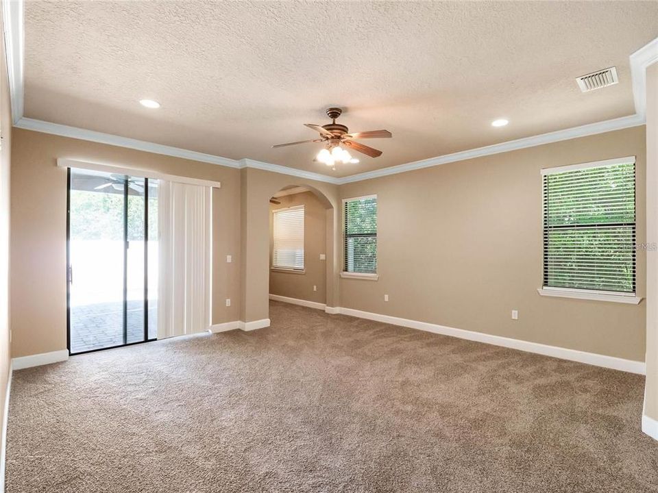 For Rent: $3,995 (6 beds, 4 baths, 4476 Square Feet)