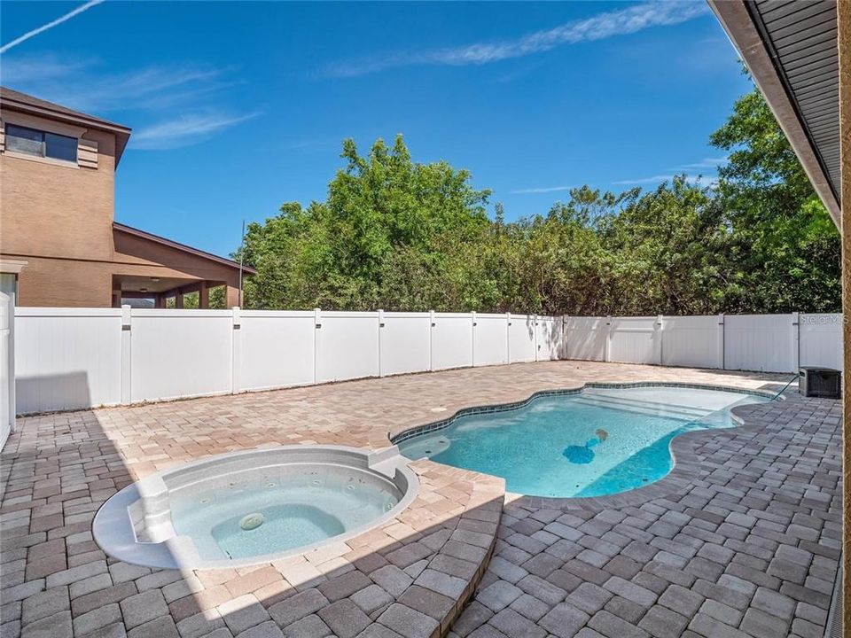 For Rent: $3,995 (6 beds, 4 baths, 4476 Square Feet)