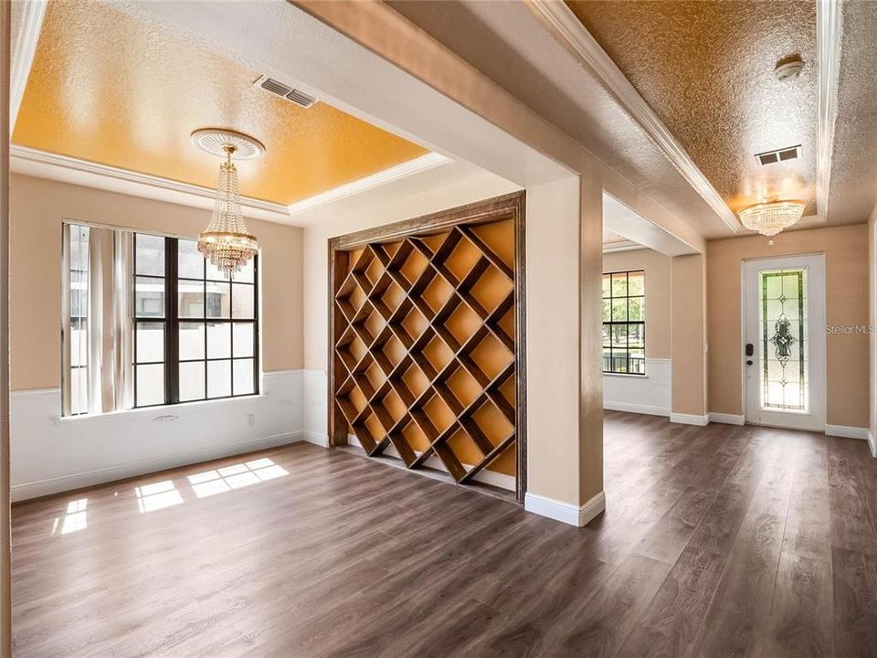 For Rent: $3,995 (6 beds, 4 baths, 4476 Square Feet)