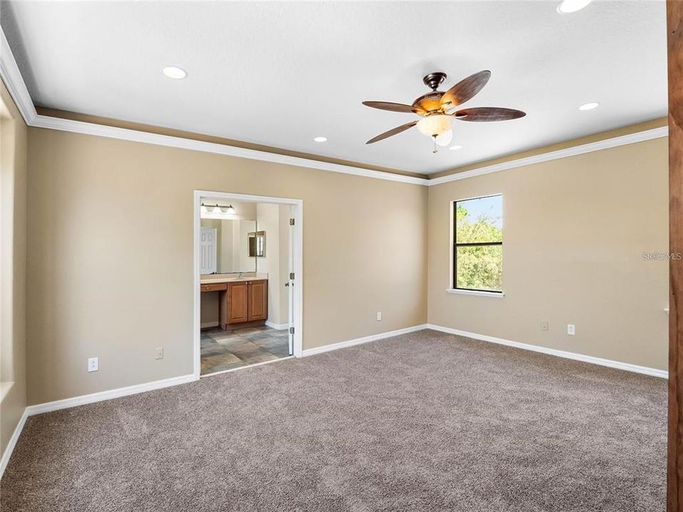 For Rent: $3,995 (6 beds, 4 baths, 4476 Square Feet)