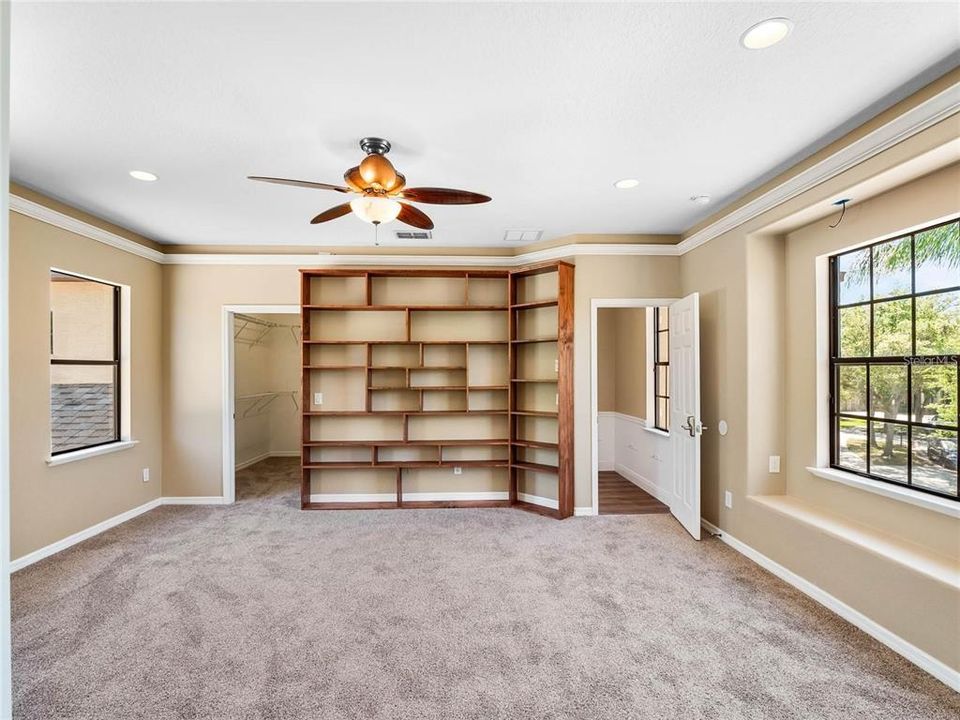 For Rent: $3,995 (6 beds, 4 baths, 4476 Square Feet)