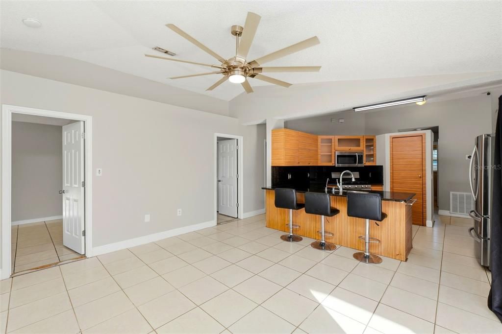 For Sale: $340,000 (4 beds, 2 baths, 1731 Square Feet)