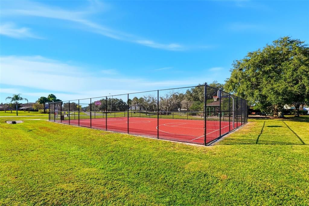 For Sale: $340,000 (4 beds, 2 baths, 1731 Square Feet)