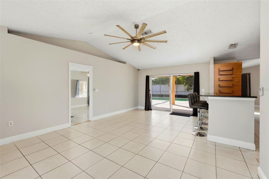 For Sale: $340,000 (4 beds, 2 baths, 1731 Square Feet)