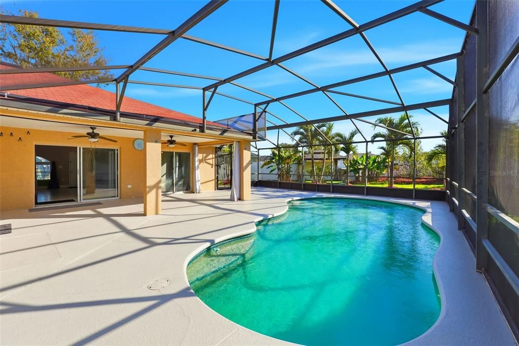 For Sale: $340,000 (4 beds, 2 baths, 1731 Square Feet)