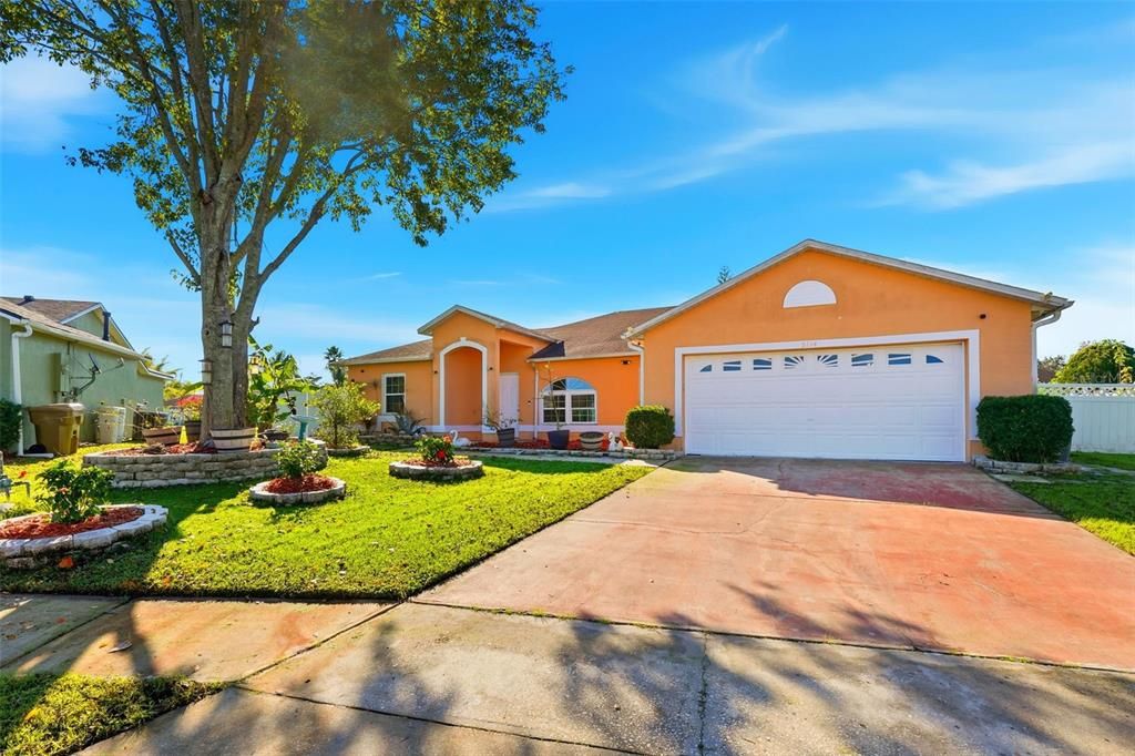 For Sale: $340,000 (4 beds, 2 baths, 1731 Square Feet)