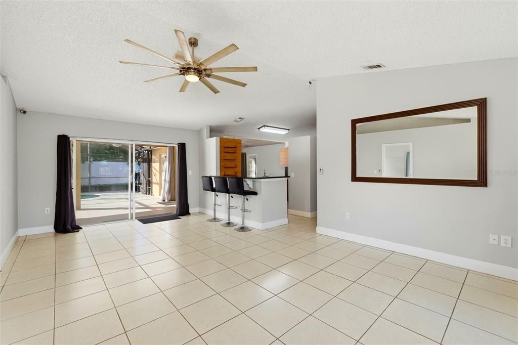 For Sale: $340,000 (4 beds, 2 baths, 1731 Square Feet)