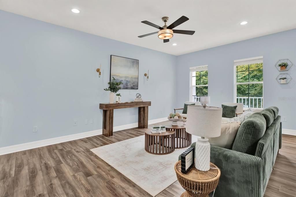 出租: $3,000 (3 贝兹, 3 浴室, 1913 平方英尺)