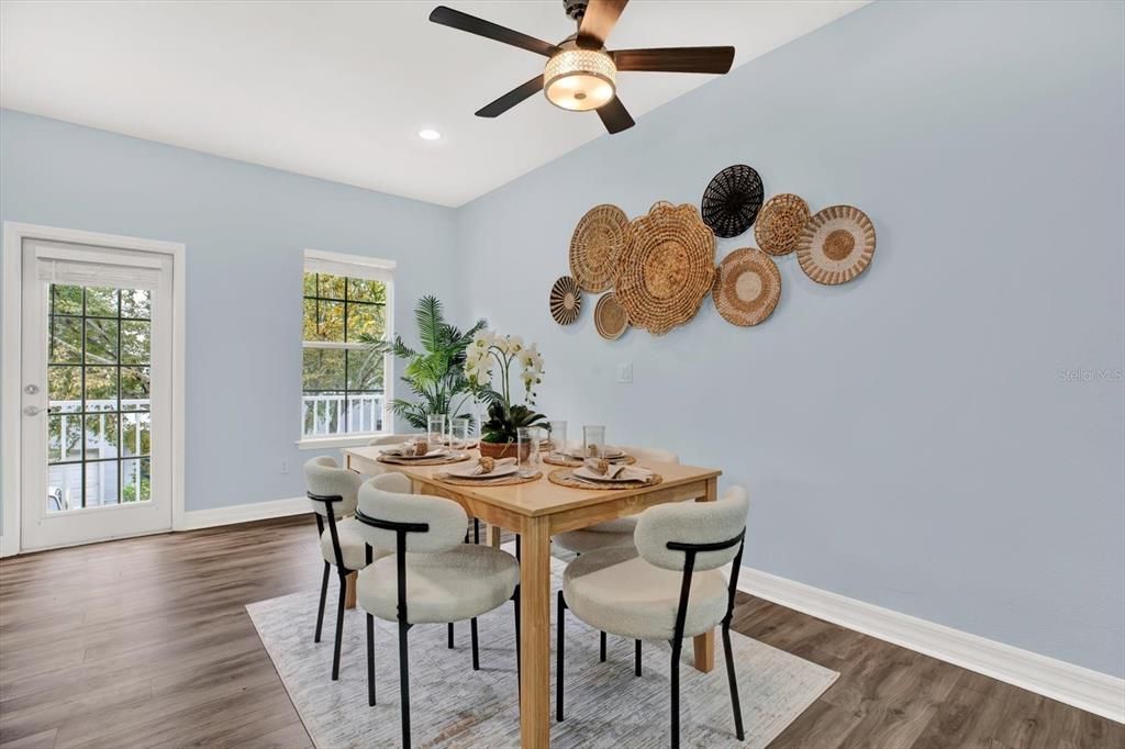 出租: $3,000 (3 贝兹, 3 浴室, 1913 平方英尺)