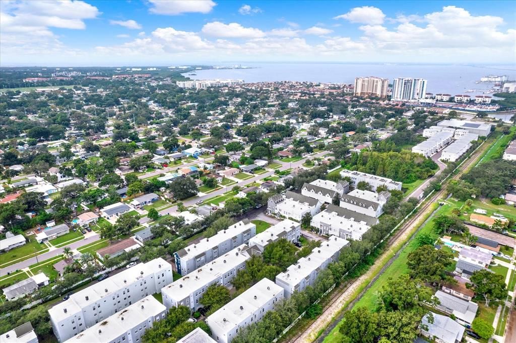 出租: $3,000 (3 贝兹, 3 浴室, 1913 平方英尺)