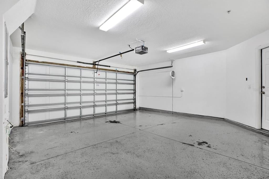 出租: $3,000 (3 贝兹, 3 浴室, 1913 平方英尺)