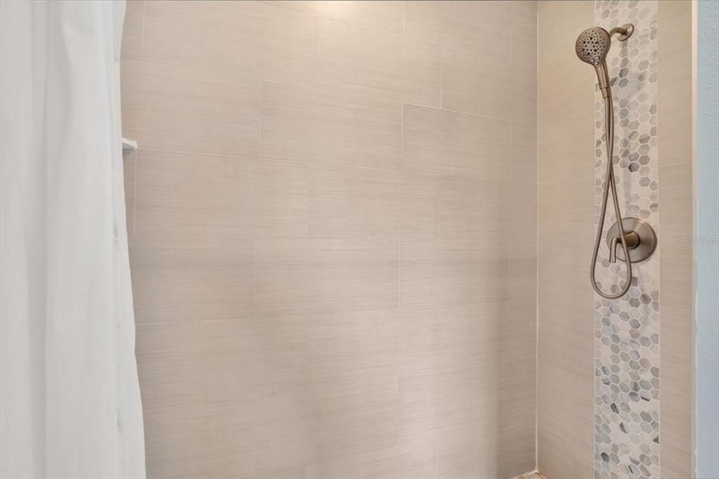 出租: $3,000 (3 贝兹, 3 浴室, 1913 平方英尺)