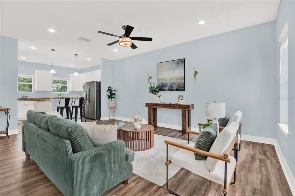 出租: $3,000 (3 贝兹, 3 浴室, 1913 平方英尺)