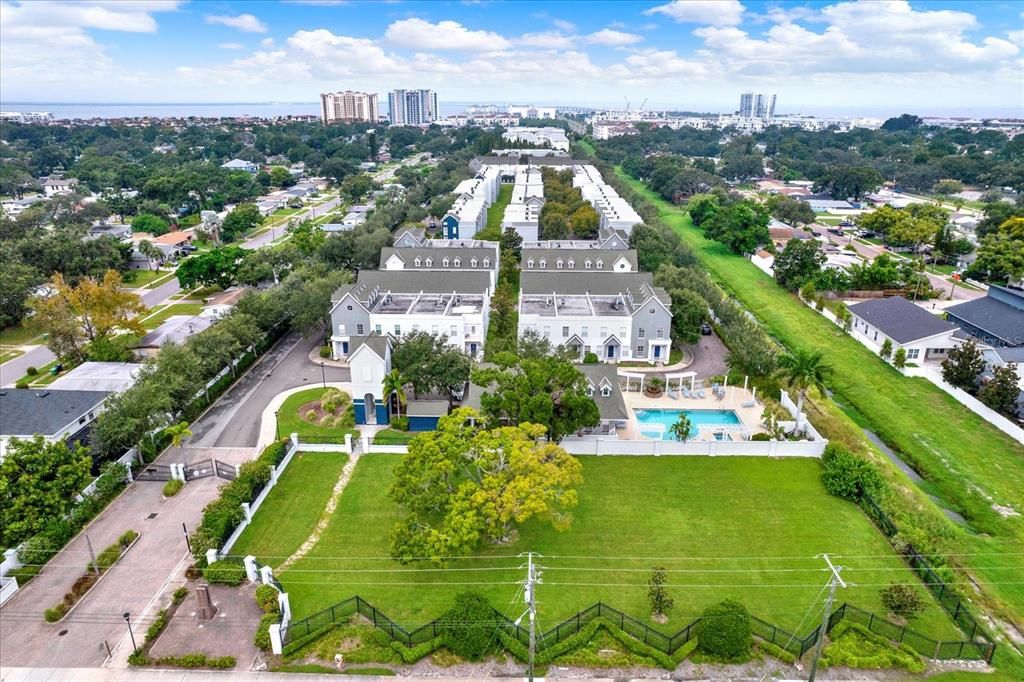 出租: $3,000 (3 贝兹, 3 浴室, 1913 平方英尺)