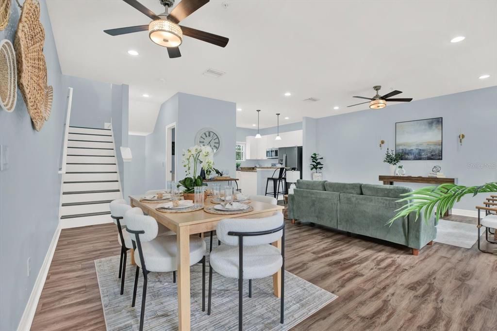 出租: $3,000 (3 贝兹, 3 浴室, 1913 平方英尺)