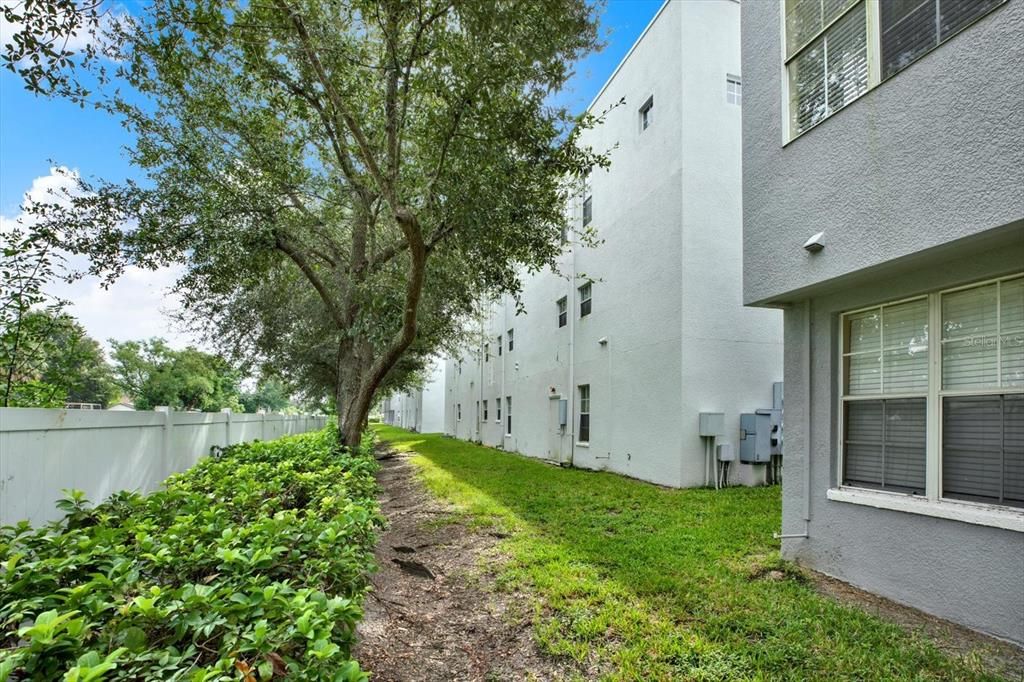 出租: $3,000 (3 贝兹, 3 浴室, 1913 平方英尺)