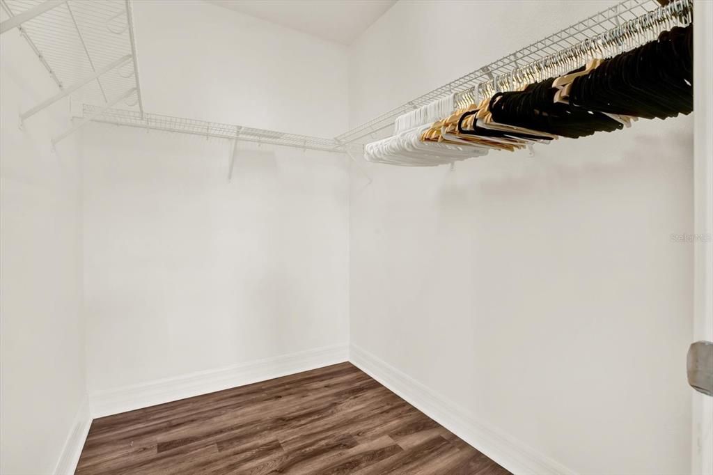 出租: $3,000 (3 贝兹, 3 浴室, 1913 平方英尺)