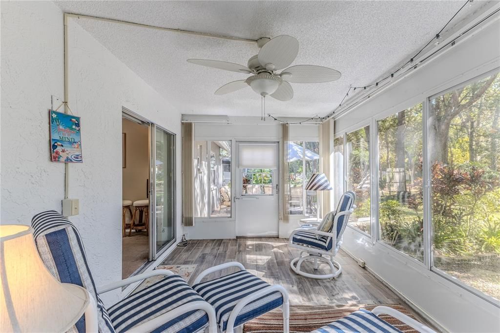 Под контрактом: $239,000 (2 спален, 2 ванн, 1146 Квадратных фут)