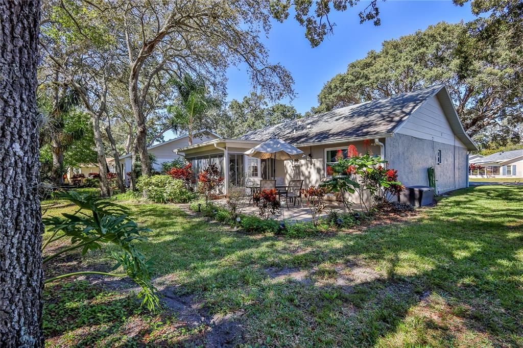 Под контрактом: $239,000 (2 спален, 2 ванн, 1146 Квадратных фут)