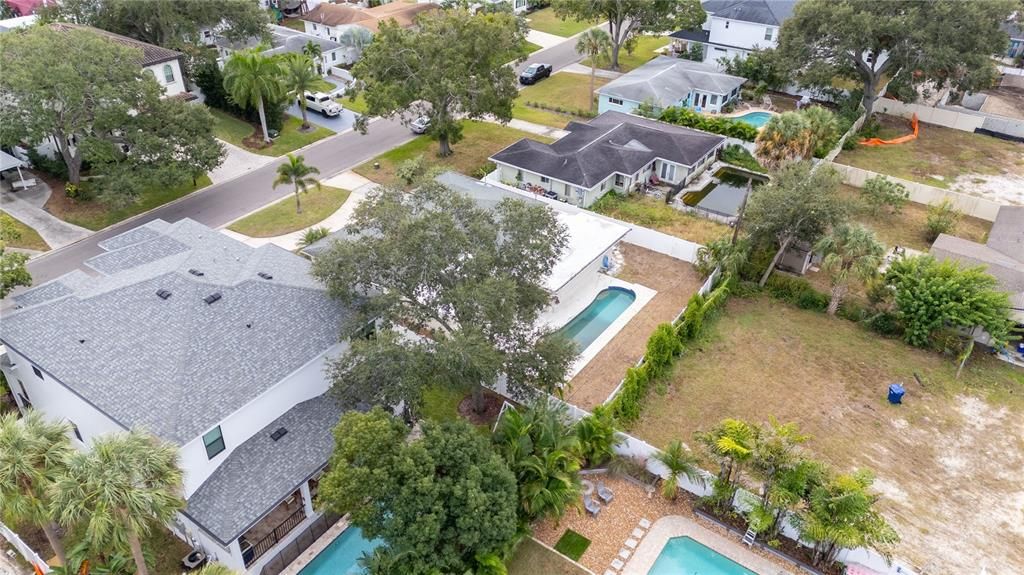 合同活跃: $550,000 (5 贝兹, 3 浴室, 2324 平方英尺)