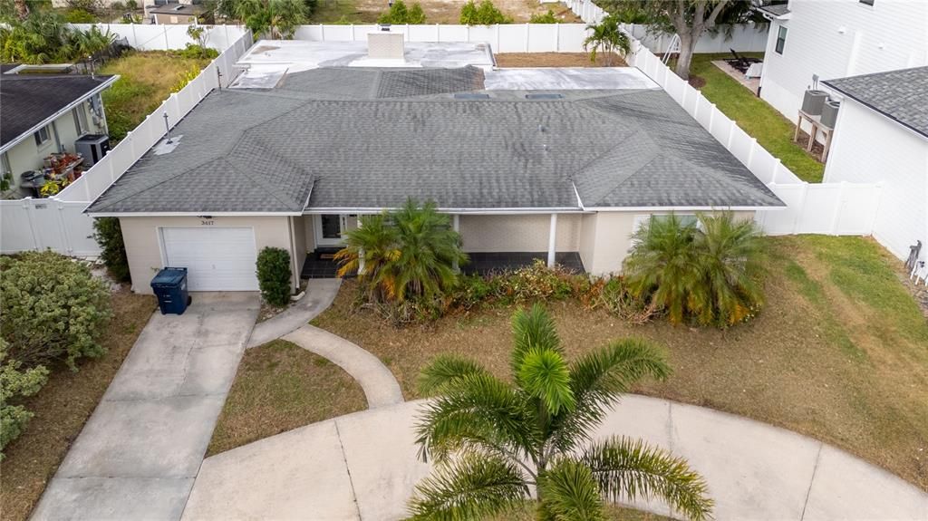 合同活跃: $550,000 (5 贝兹, 3 浴室, 2324 平方英尺)