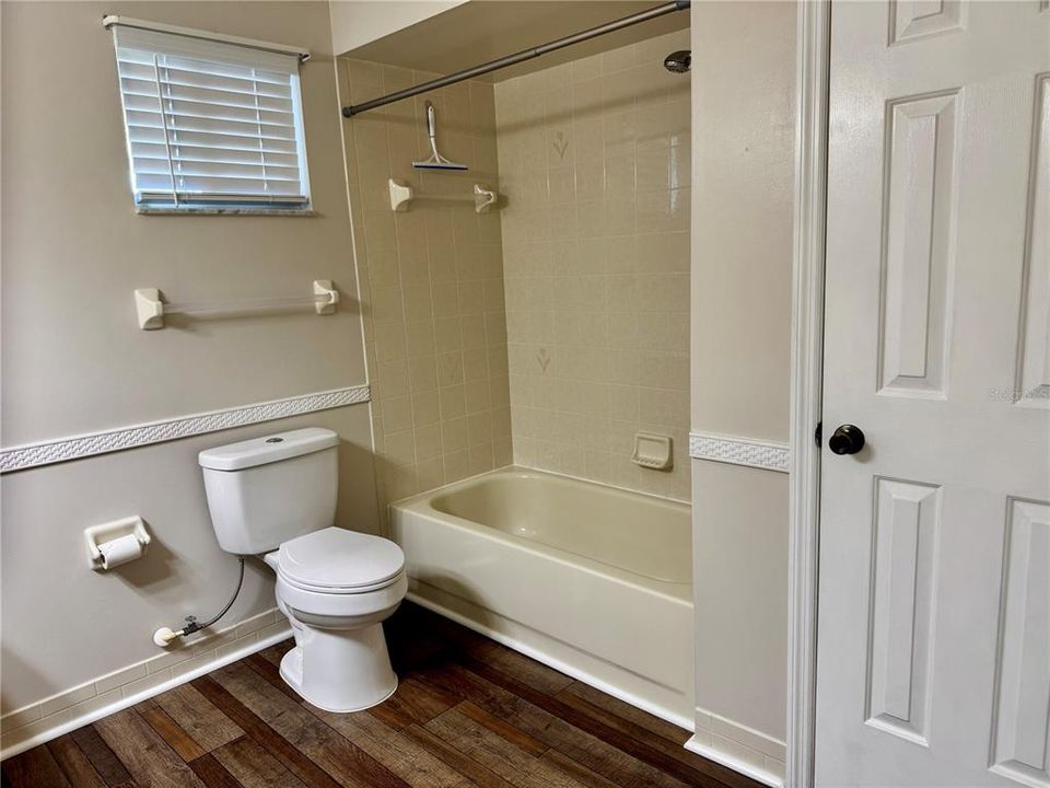 For Sale: $240,000 (2 beds, 2 baths, 1474 Square Feet)