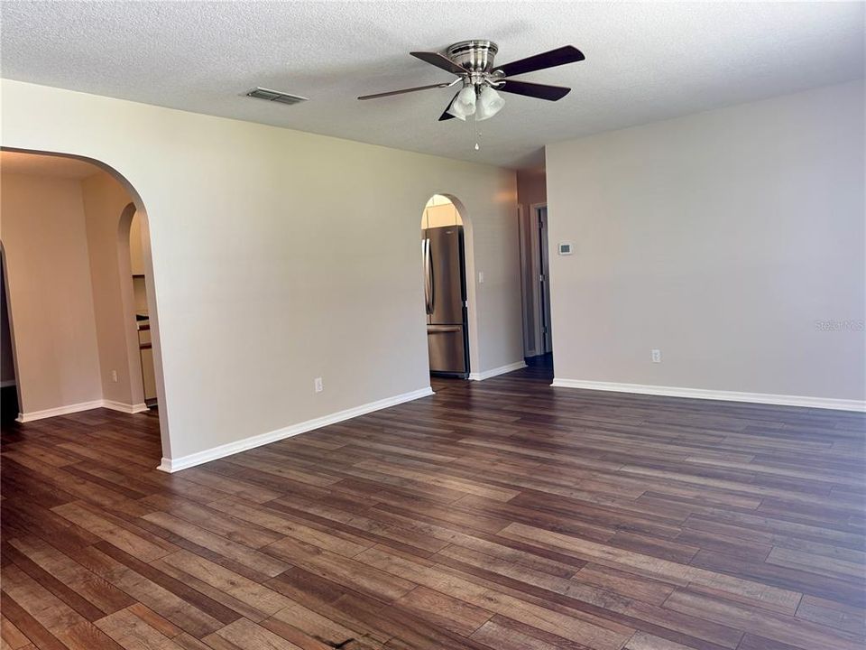 For Sale: $240,000 (2 beds, 2 baths, 1474 Square Feet)