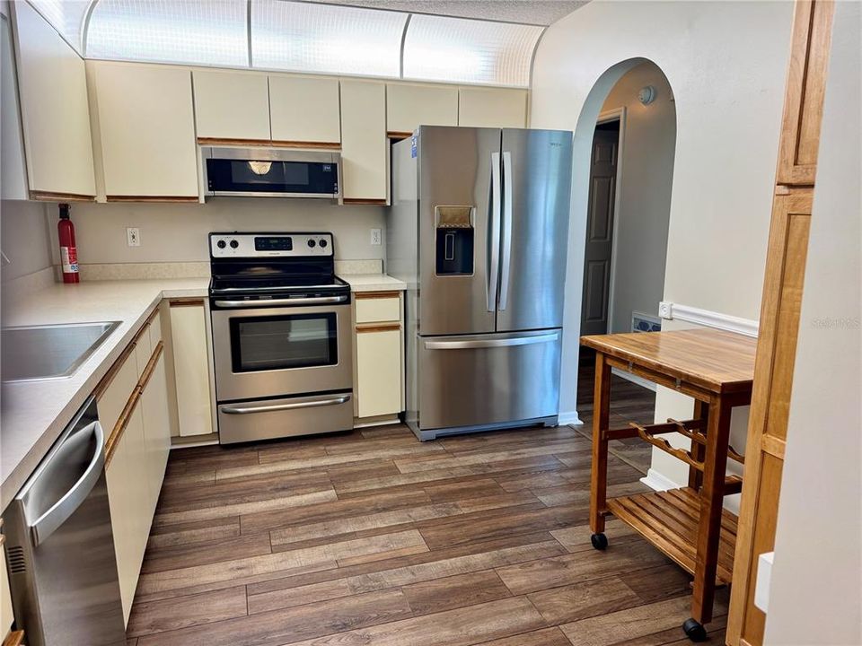 For Sale: $240,000 (2 beds, 2 baths, 1474 Square Feet)