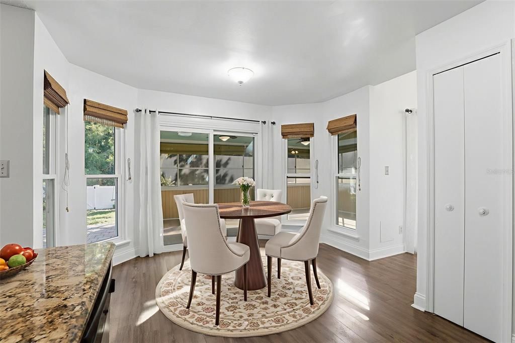 合同活跃: $440,000 (3 贝兹, 2 浴室, 1650 平方英尺)