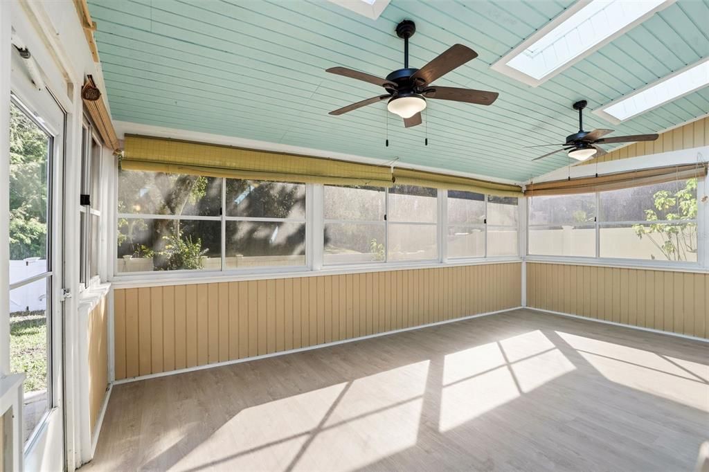 合同活跃: $440,000 (3 贝兹, 2 浴室, 1650 平方英尺)