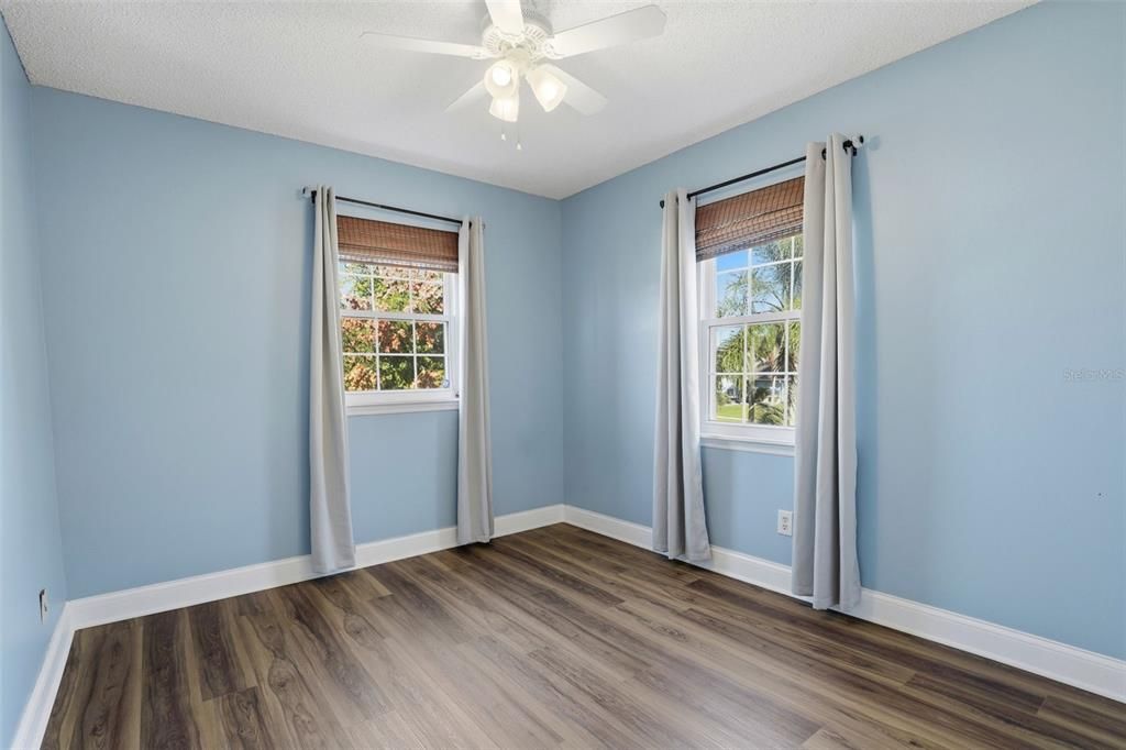 合同活跃: $440,000 (3 贝兹, 2 浴室, 1650 平方英尺)