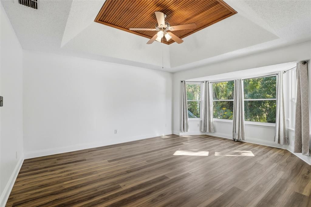 合同活跃: $440,000 (3 贝兹, 2 浴室, 1650 平方英尺)