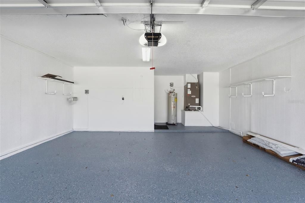 合同活跃: $440,000 (3 贝兹, 2 浴室, 1650 平方英尺)