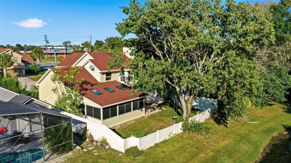 合同活跃: $440,000 (3 贝兹, 2 浴室, 1650 平方英尺)