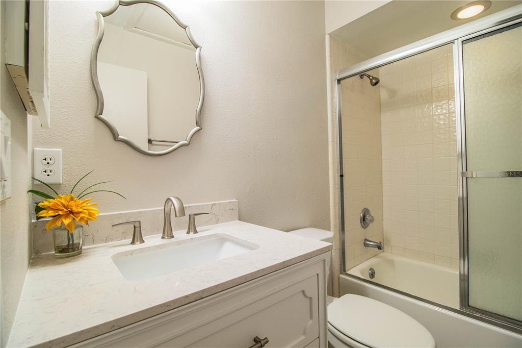 For Rent: $1,850 (3 beds, 3 baths, 1819 Square Feet)