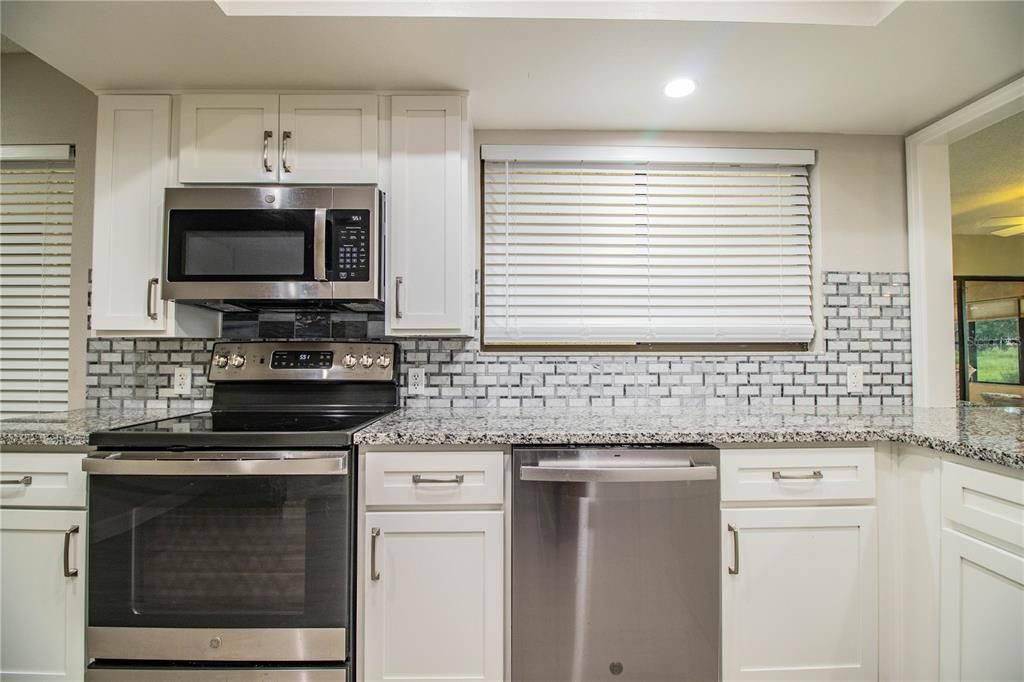 For Rent: $1,850 (3 beds, 3 baths, 1819 Square Feet)