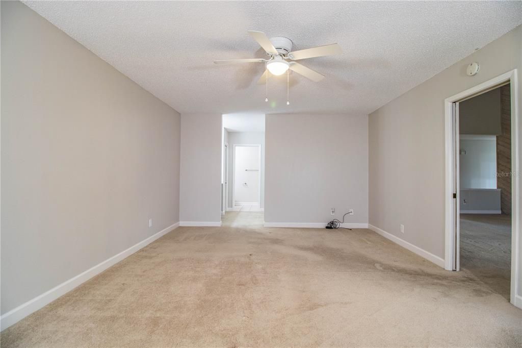 For Rent: $1,850 (3 beds, 3 baths, 1819 Square Feet)