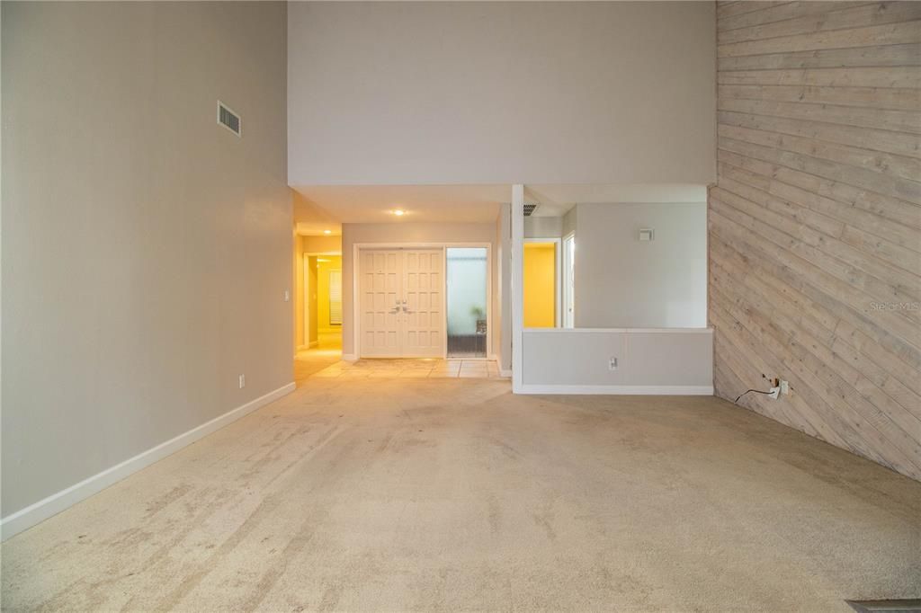 For Rent: $1,850 (3 beds, 3 baths, 1819 Square Feet)