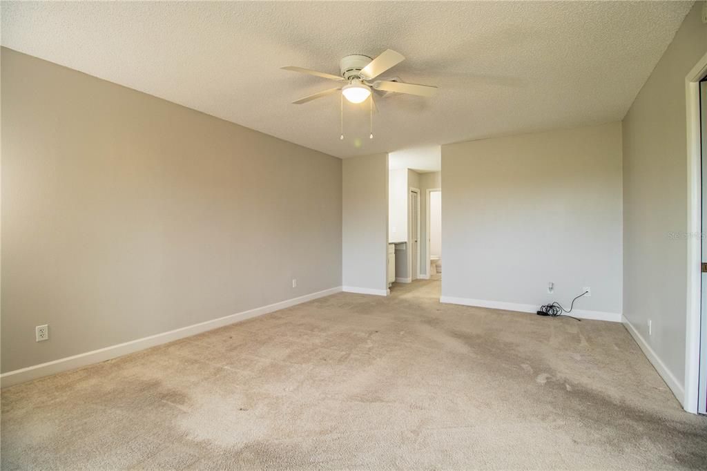 For Rent: $1,850 (3 beds, 3 baths, 1819 Square Feet)