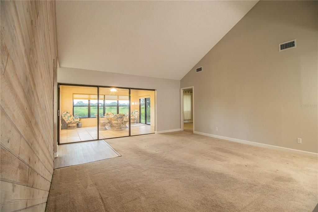 For Rent: $1,850 (3 beds, 3 baths, 1819 Square Feet)