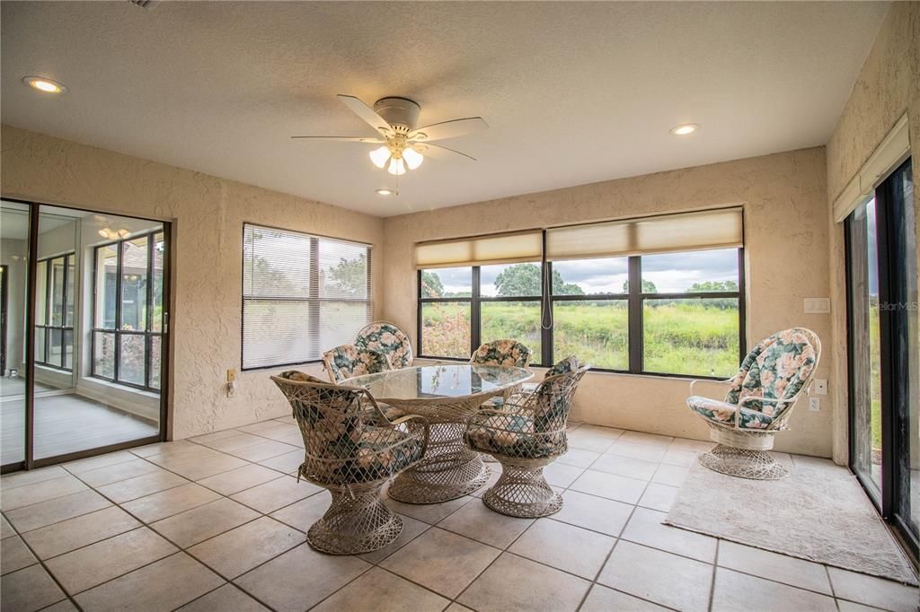 For Rent: $1,850 (3 beds, 3 baths, 1819 Square Feet)