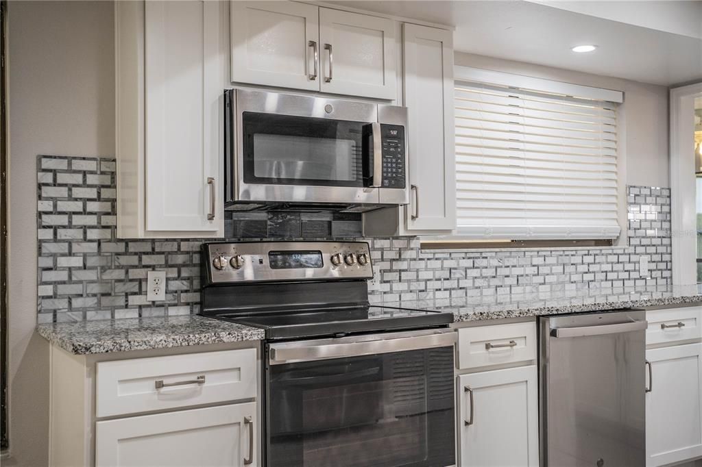 For Rent: $1,850 (3 beds, 3 baths, 1819 Square Feet)