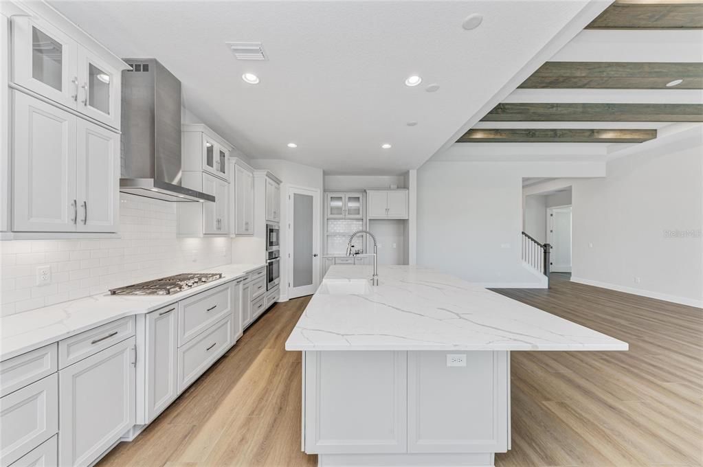 На продажу: $999,990 (4 спален, 3 ванн, 3642 Квадратных фут)