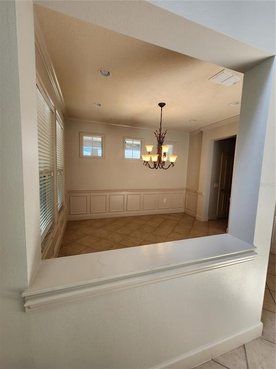 For Rent: $2,975 (4 beds, 2 baths, 2742 Square Feet)