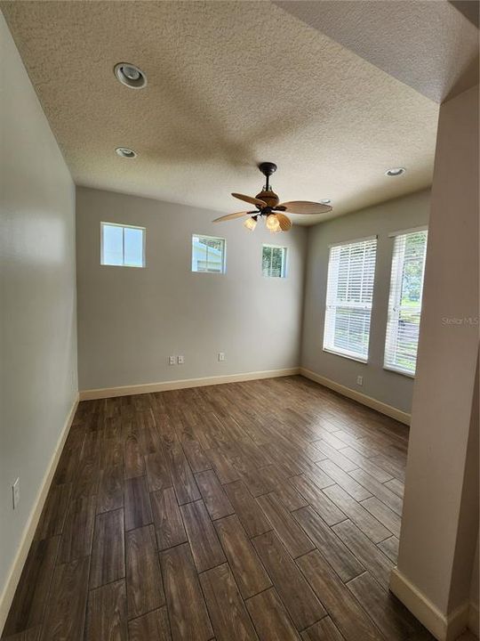 For Rent: $2,975 (4 beds, 2 baths, 2742 Square Feet)