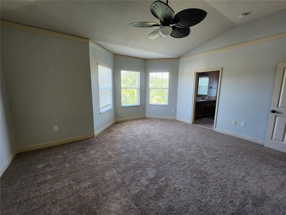 For Rent: $2,975 (4 beds, 2 baths, 2742 Square Feet)