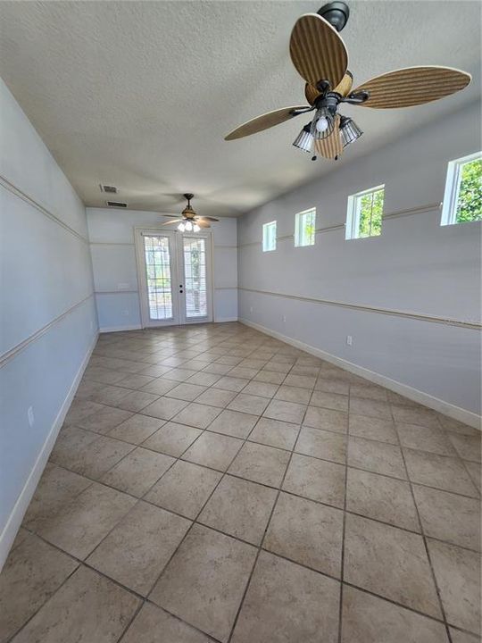 For Rent: $2,975 (4 beds, 2 baths, 2742 Square Feet)