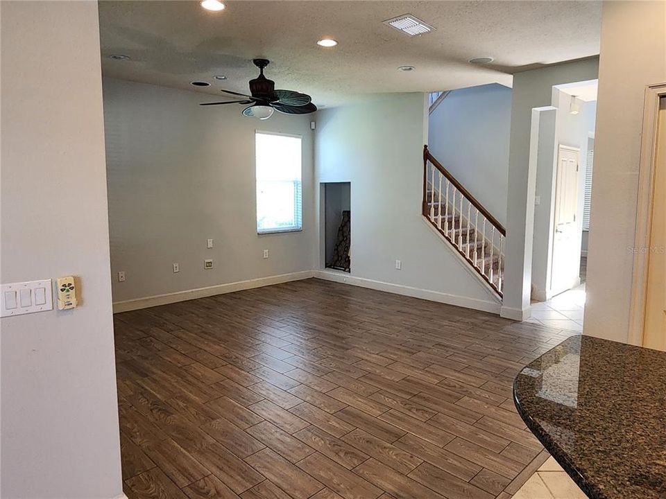 For Rent: $2,975 (4 beds, 2 baths, 2742 Square Feet)