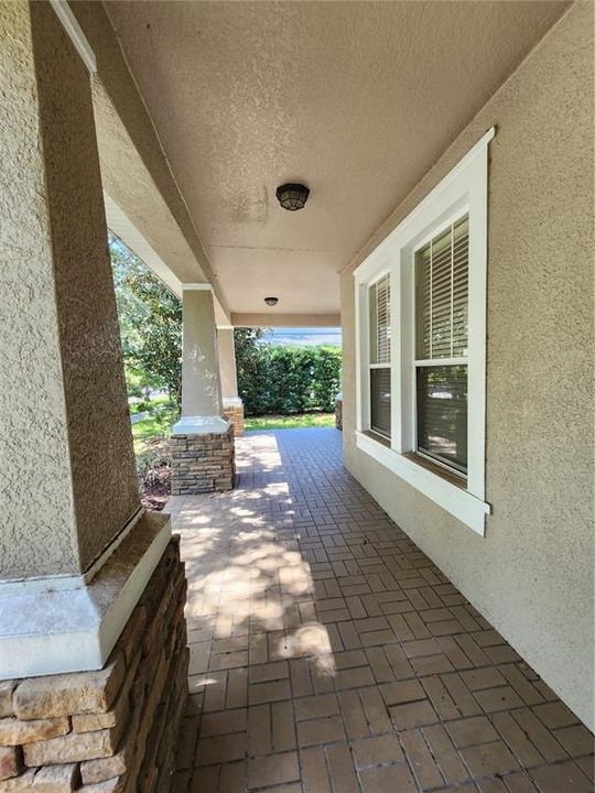 For Rent: $2,975 (4 beds, 2 baths, 2742 Square Feet)